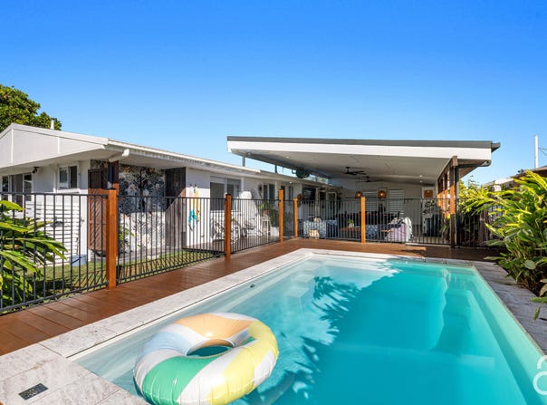 29 Saleng Crescent, Warana, Qld 4575