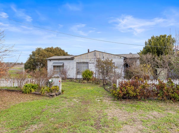 56 Leslie Street, Clunes, Vic 3370