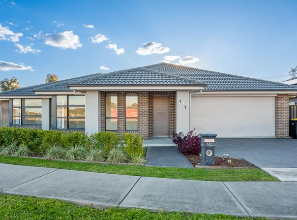 131 Armoury Road, Jordan Springs, NSW 2747
