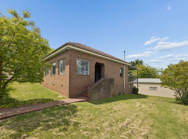 6 Lynch Street, Young, NSW 2594