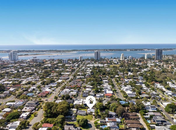 7 Algona Street, Labrador, Qld 4215