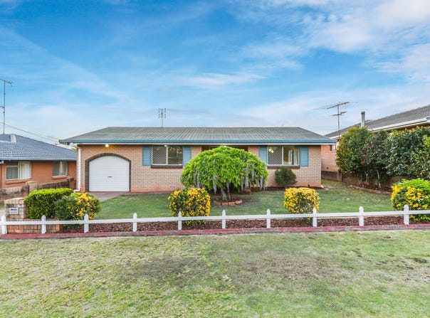 9 Hinton Street, Wilsonton, Qld 4350