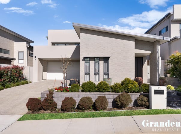 13 Florian Boulevard, Gledswood Hills, NSW 2557