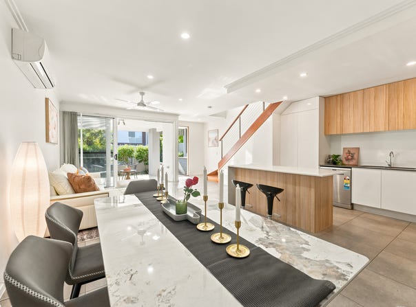 4 Evergreen View, Robina, Qld 4226