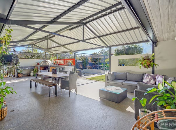 6 Sandalwood Parade, Halls Head, WA 6210
