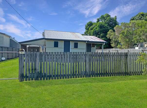 5 Place Avenue, Sarina, Qld 4737