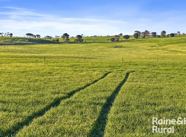 84 Dalveen Road, Woodchester, SA 5255
