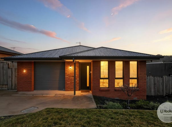 15 Vivian Drive, Rokeby, Tas 7019