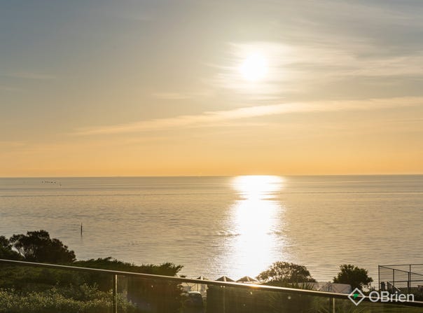 1 Rosserdale Crescent, Mount Eliza, Vic 3930