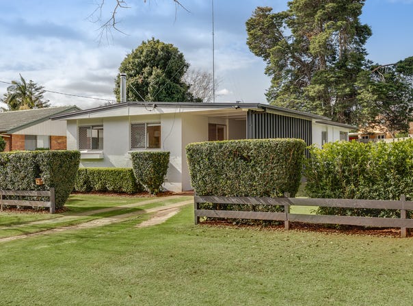 226 Mackenzie Street, Rangeville, Qld 4350