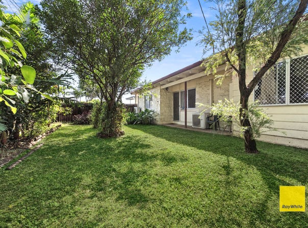 1/8 English Street, Manunda, Qld 4870