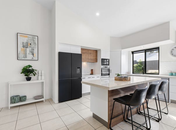 10 Geebung Court, Meridan Plains, Qld 4551