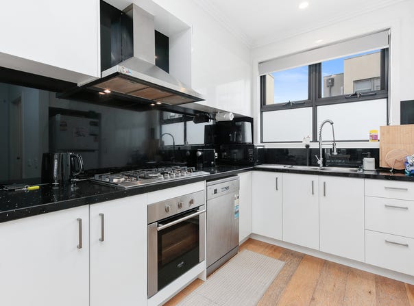 9/450 Doncaster Road, Doncaster, Vic 3108