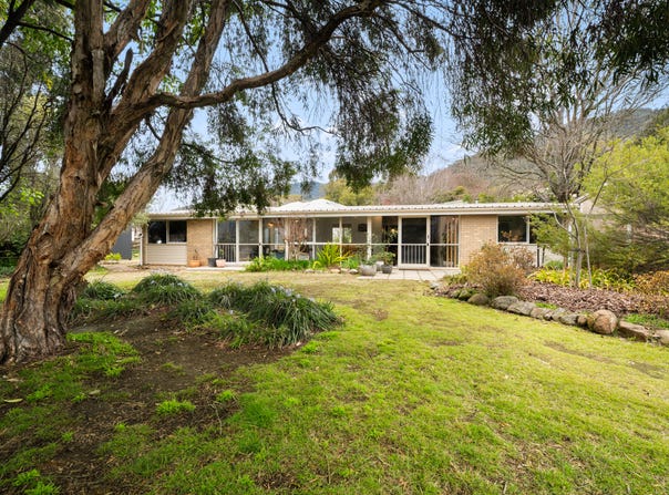 7 Cooper Street, Tawonga, Vic 3697