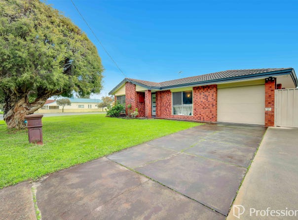16 Stockman Way, Cannington, WA 6107