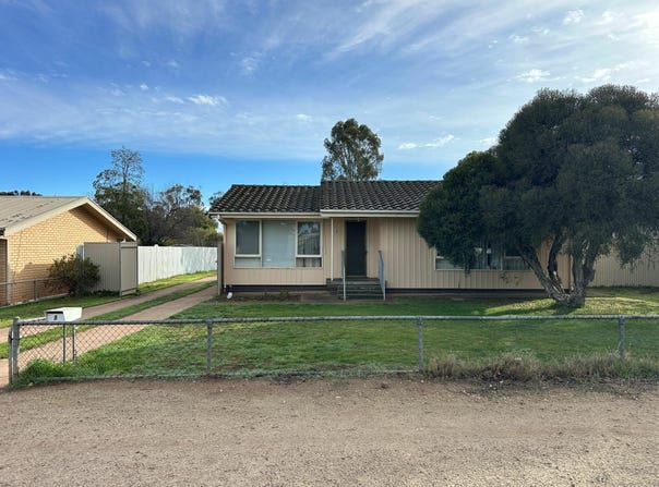 9 John St, Jamestown, SA 5491