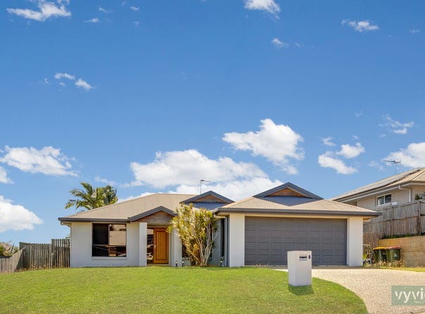8 Linhow Cres, Clinton, Qld 4680