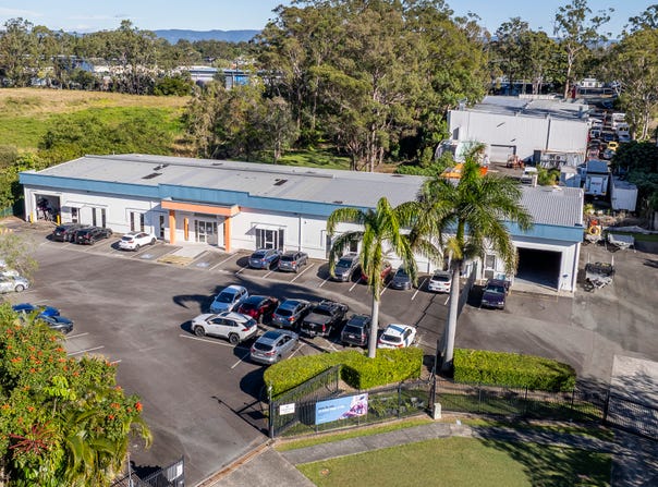 18 Commercial Drive, Ashmore, Qld 4214