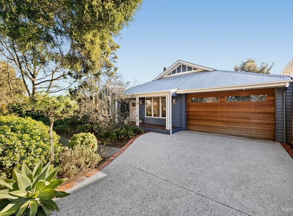 35 Rosstrevor Crescent, Mitcham, Vic 3132