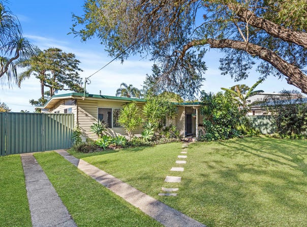 10 Iluka Street, Palm Beach, Qld 4221