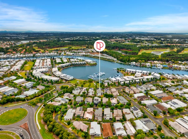 10 Cova Boulevard, Hope Island, Qld 4212