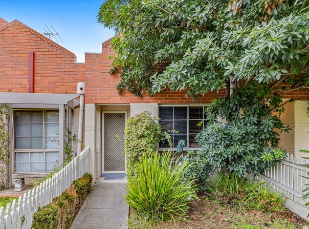 9/2A Cameron Road, Essendon, Vic 3040