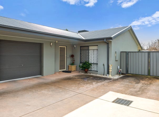 1 & 2/45 Egmont Street, Benalla, Vic 3672