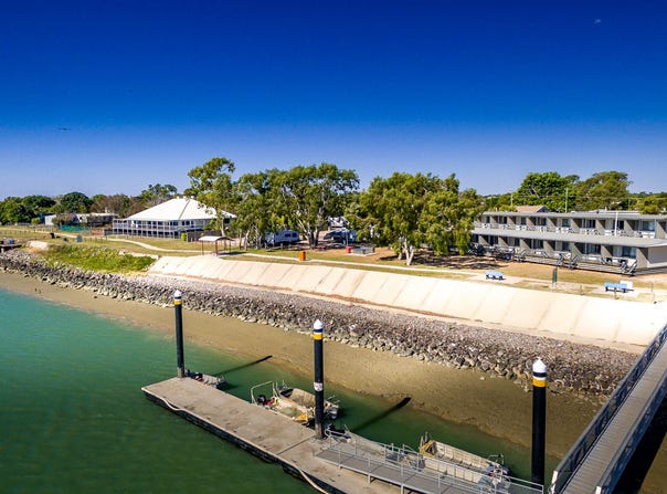 Karumba Lodge Hotel, 40-44 Yappar Street, Karumba, Qld 4891