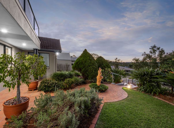 12 Preston Place, Brookfield, Qld 4069