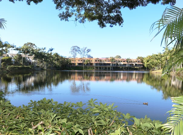 5 Cranston/125 Santa Cruz Boulevard, Clear Island Waters, Qld 4226