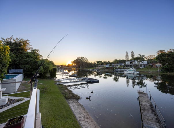 3 Andrew Avenue, Broadbeach Waters, Qld 4218