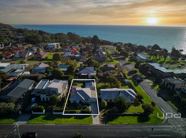 14 Heales Street, Dromana, Vic 3936