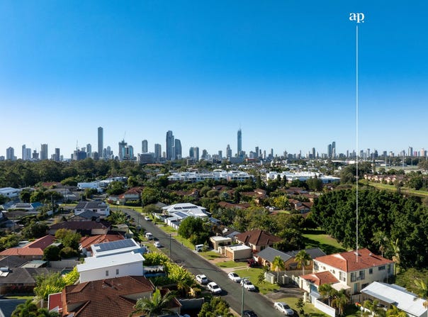 2/19 Poinciana Crescent, Bundall, Qld 4217