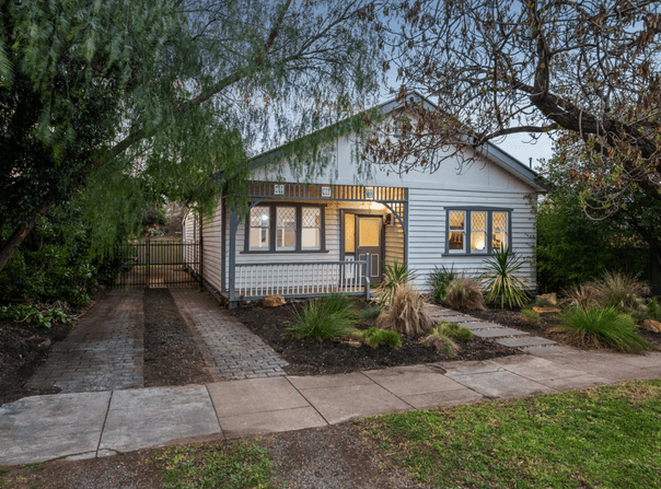 2 Clarke Street, Kennington, Vic 3550