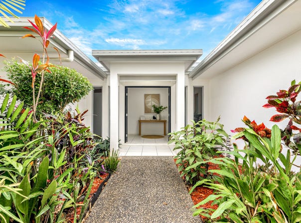19 Springbrook Avenue, Redlynch, Qld 4870