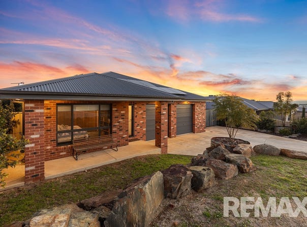 6 Coocook Place, Gobbagombalin, NSW 2650
