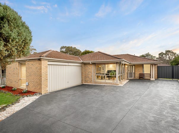 15 Briar Rose Walk, Croydon South, Vic 3136