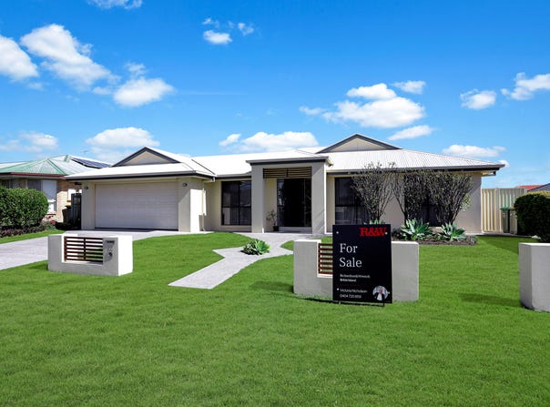 12 Avoca Esplanade, Sandstone Point, Qld 4511