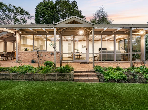 4 Loch Street, Surrey Hills, Vic 3127