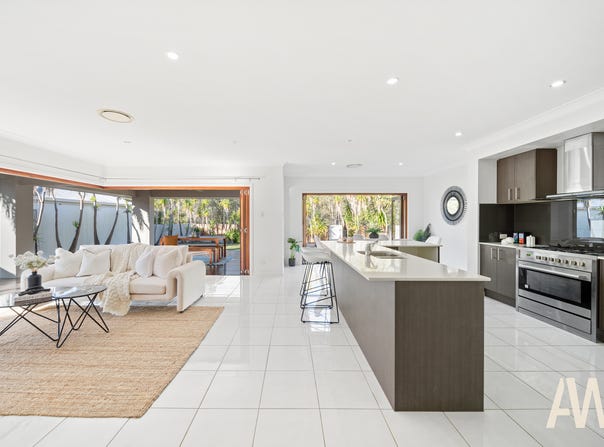 12 Lark Circuit, Mountain Creek, Qld 4557