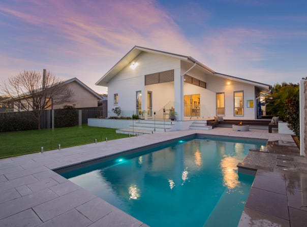 10 Sheoak Street, Fern Bay, NSW 2295