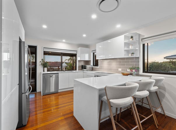 3 Ebrill Street, Jamboree Heights, Qld 4074