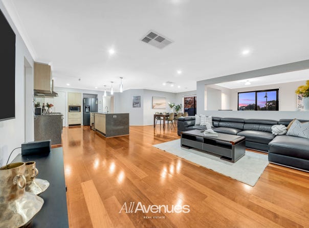2 Glasshouse Court, Berwick, Vic 3806