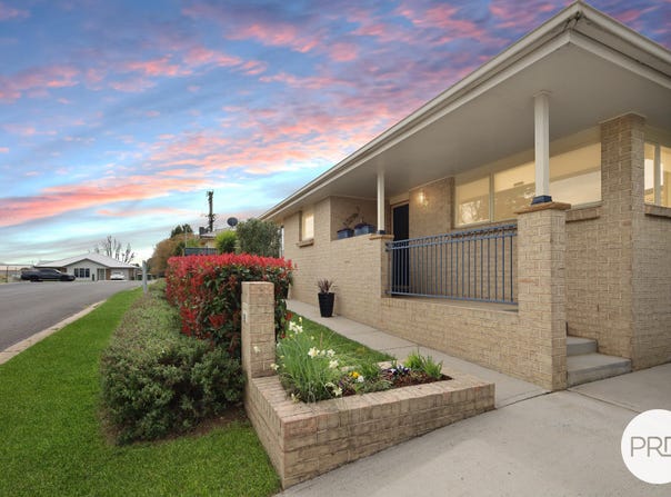 2 Gallipoli Place, Orange, NSW 2800