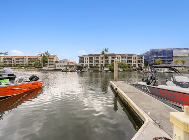 7/20 Canal Avenue, Runaway Bay, Qld 4216