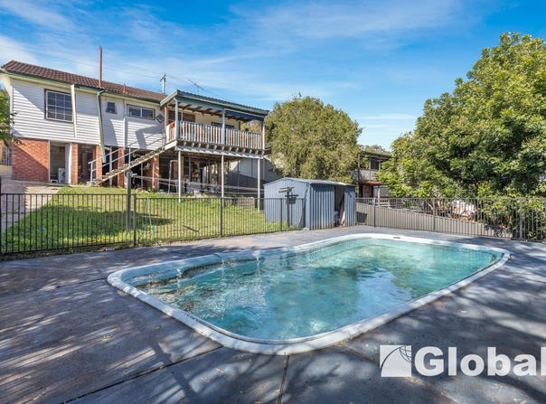 14 Sandra Street, Fennell Bay, NSW 2283