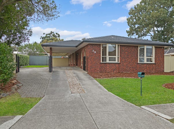 19 Chifley Avenue, Hope Valley, SA 5090