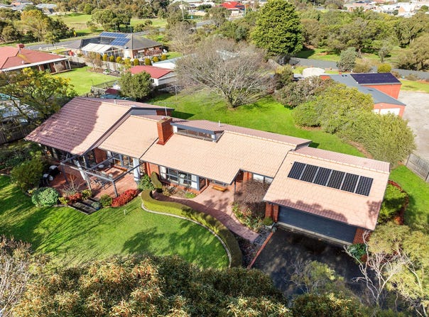 32 Washington Gardens, Leopold, Vic 3224