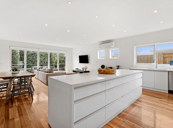 30 Beach Road, Torquay, Vic 3228