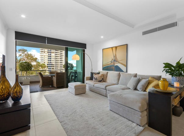 20A/28 Bayview Street, Runaway Bay, Qld 4216